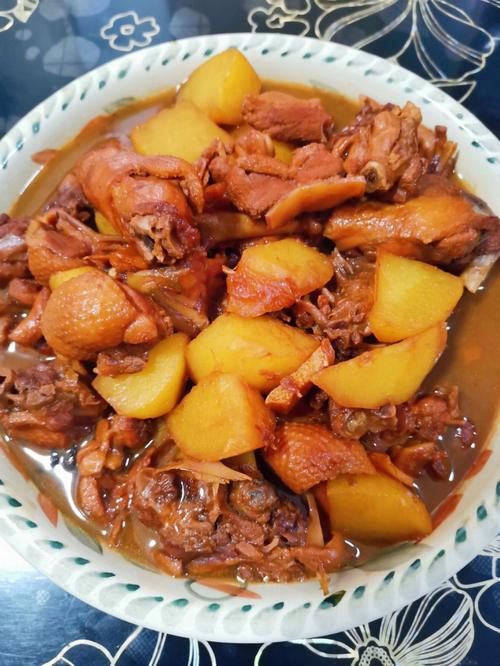 啤酒鸭炖土豆湘菜,传统与现代的完美融合(啤酒鸭炖土豆湘菜做法) 啤酒鸭炖土豆湘菜,传统与现代的完美融合(啤酒鸭炖土豆湘菜做法) 饮食拾萃