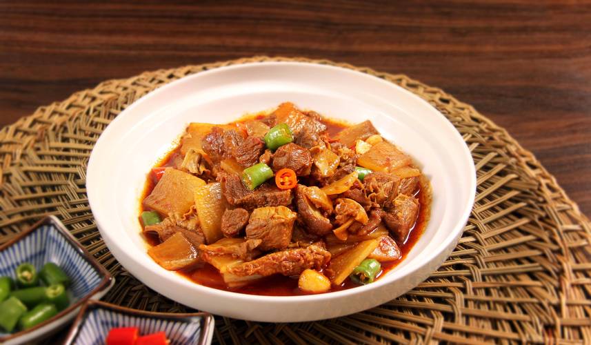 大师的菜湘菜烧牛腩,传承与创新交融的美食传奇(大师的菜湘菜烧牛腩) 大师的菜湘菜烧牛腩,传承与创新交融的美食传奇(大师的菜湘菜烧牛腩) 饮食拾萃