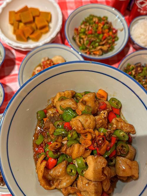 探寻东阳美食之旅_品尝正宗湘菜，领略湘味风情(东阳哪里吃正宗湘菜的) 探寻东阳美食之旅_品尝正宗湘菜，领略湘味风情(东阳哪里吃正宗湘菜的) 饮食拾萃