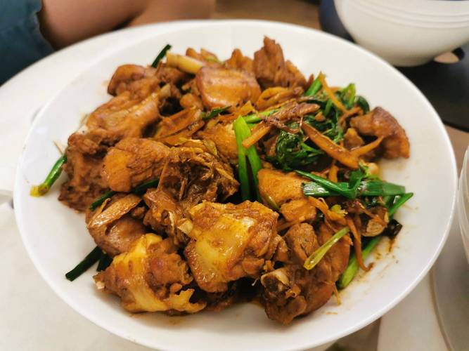 湘味浓情，姜葱炒鸡块,一场味蕾与视觉的盛宴(姜葱炒鸡块湘菜图片) 湘味浓情，姜葱炒鸡块,一场味蕾与视觉的盛宴(姜葱炒鸡块湘菜图片) 饮食拾萃