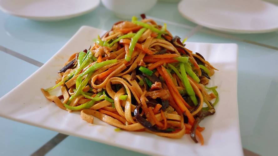 湘味飘香，小炒豆腐皮,家常美味，养生佳肴(小炒豆腐皮湘菜做法) 湘味飘香，小炒豆腐皮,家常美味，养生佳肴(小炒豆腐皮湘菜做法) 饮食拾萃