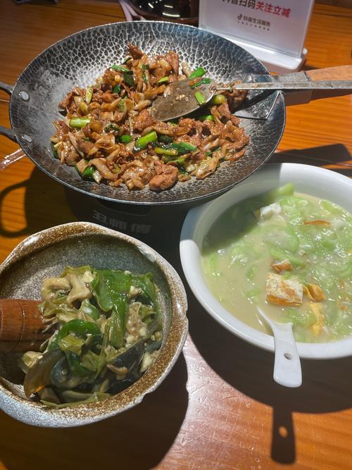 湘菜三枝花开，美食文化璀璨夺目(湘菜三个分支菜系) 湘菜三枝花开，美食文化璀璨夺目(湘菜三个分支菜系) 饮食拾萃