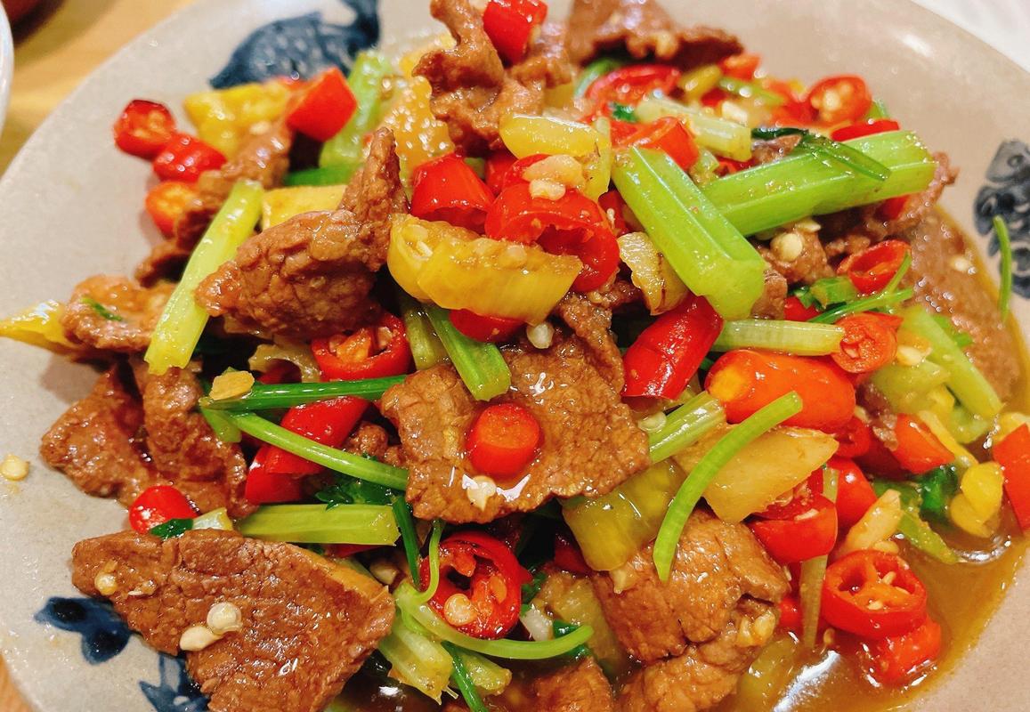 湘菜何以成为餐桌上的“下饭神器”_探寻湘菜的美味奥秘(湘菜为什么很下饭呢) 湘菜何以成为餐桌上的“下饭神器”_探寻湘菜的美味奥秘(湘菜为什么很下饭呢) 饮食拾萃