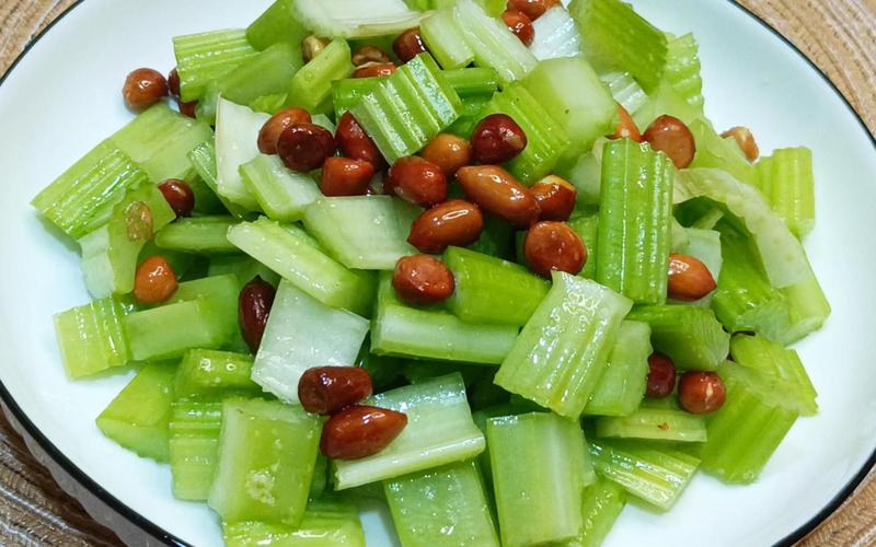 湘菜凉拌芹菜,清热解毒，凉拌一夏，食在湖南(湘菜凉拌芹菜的做法大全) 湘菜凉拌芹菜,清热解毒，凉拌一夏，食在湖南(湘菜凉拌芹菜的做法大全) 饮食拾萃