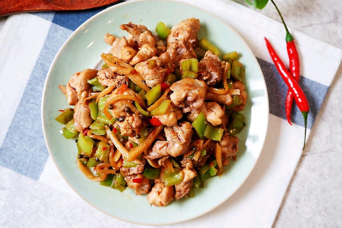 湘菜师傅教你如何炒兔肉,色香味俱全的美食方法(湘菜师傅怎么炒兔肉好吃) 湘菜师傅教你如何炒兔肉,色香味俱全的美食方法(湘菜师傅怎么炒兔肉好吃) 饮食拾萃