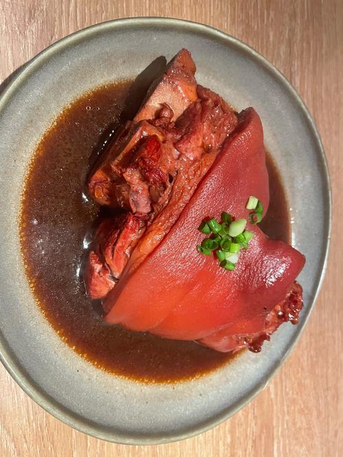 湘菜经典_团年肘子做法大全窍门，传承美味，感受家乡味(湘菜团年肘子做法大全窍门) 湘菜经典_团年肘子做法大全窍门，传承美味，感受家乡味(湘菜团年肘子做法大全窍门) 饮食拾萃