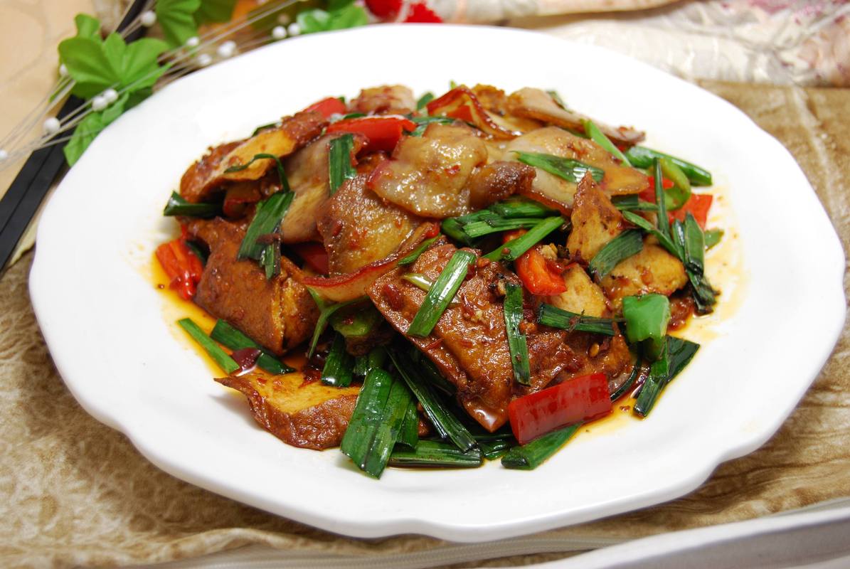 湘菜经典之作_炒回锅五花肉,香气四溢，回味无穷(炒回锅五花肉湘菜) 湘菜经典之作_炒回锅五花肉,香气四溢，回味无穷(炒回锅五花肉湘菜) 饮食拾萃
