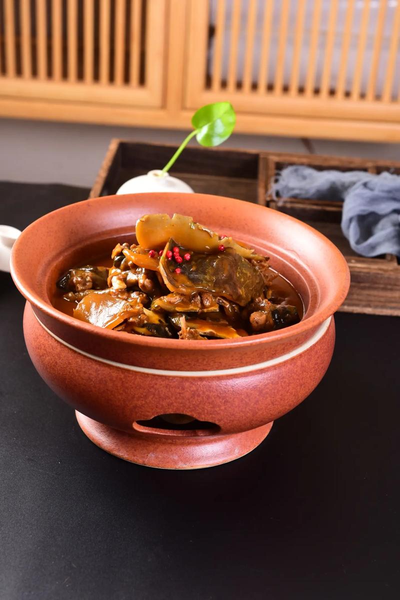 湘菜经典之作_甲鱼炖猪蹄，滋补养生，回味无穷(湘菜甲鱼炖猪蹄的做法) 湘菜经典之作_甲鱼炖猪蹄，滋补养生，回味无穷(湘菜甲鱼炖猪蹄的做法) 饮食拾萃
