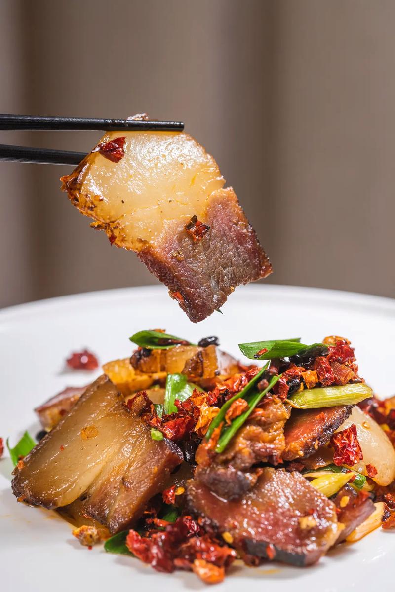 湘菜腊肉,搭配多样，美味无限(湘菜腊肉可以炒什么配菜) 湘菜腊肉,搭配多样，美味无限(湘菜腊肉可以炒什么配菜) 饮食拾萃