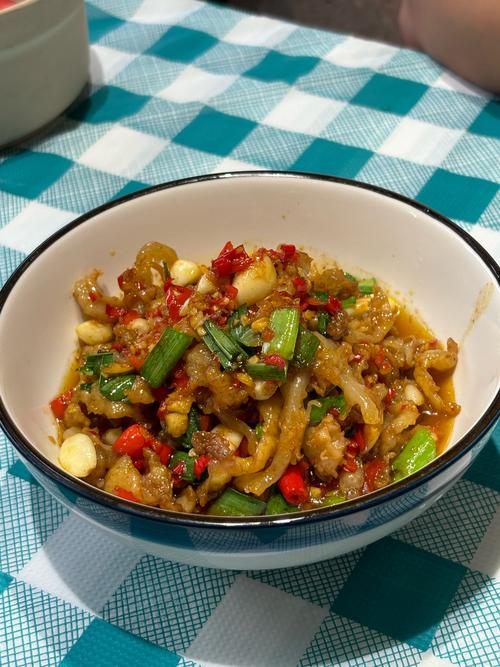 湘菜药膳鸭,传承与创新的美味佳肴(湘菜药膳鸭做法大全) 湘菜药膳鸭,传承与创新的美味佳肴(湘菜药膳鸭做法大全) 饮食拾萃