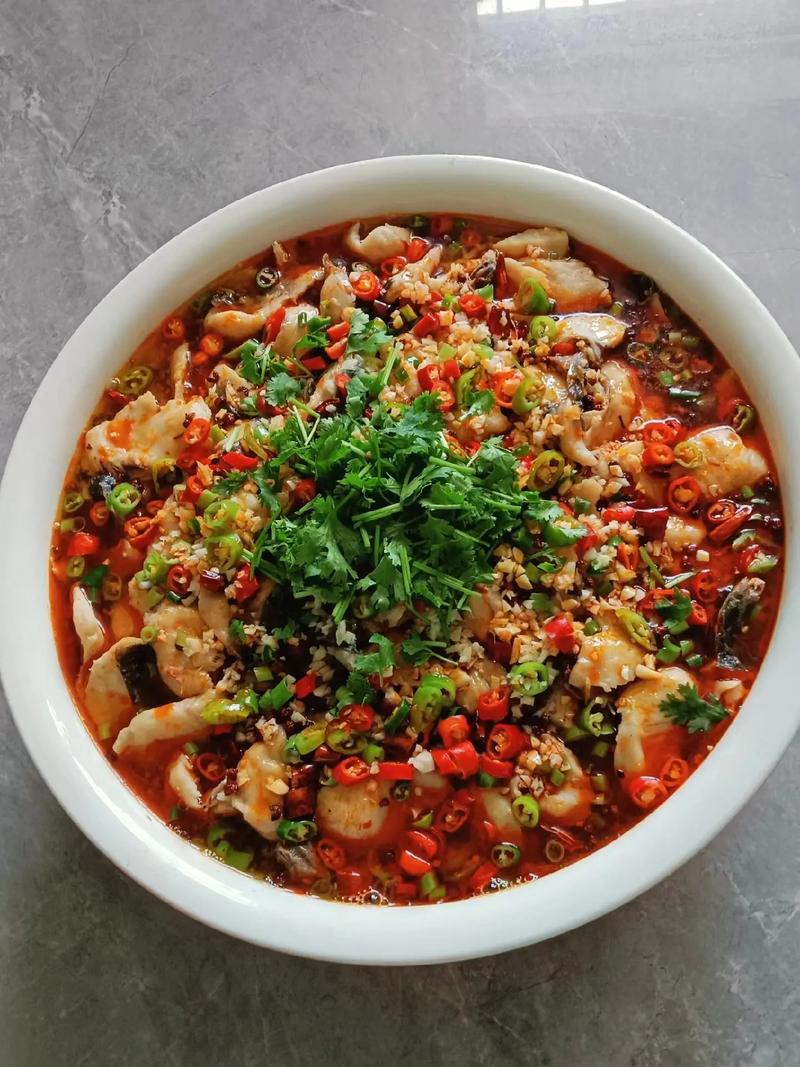 湘菜香菜煮鱼,鲜香四溢，回味无穷的传统美食(湘菜香菜煮鱼做法大全) 湘菜香菜煮鱼,鲜香四溢，回味无穷的传统美食(湘菜香菜煮鱼做法大全) 饮食拾萃