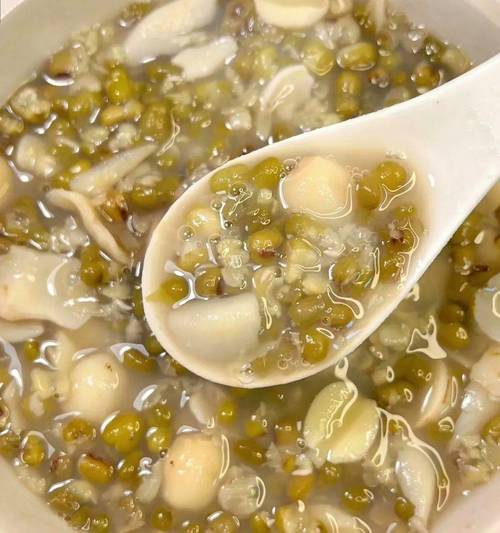 湘韵飘香，绿豆泥,一场味蕾与历史的邂逅(经典湘菜绿豆泥的做法) 湘韵飘香，绿豆泥,一场味蕾与历史的邂逅(经典湘菜绿豆泥的做法) 饮食拾萃