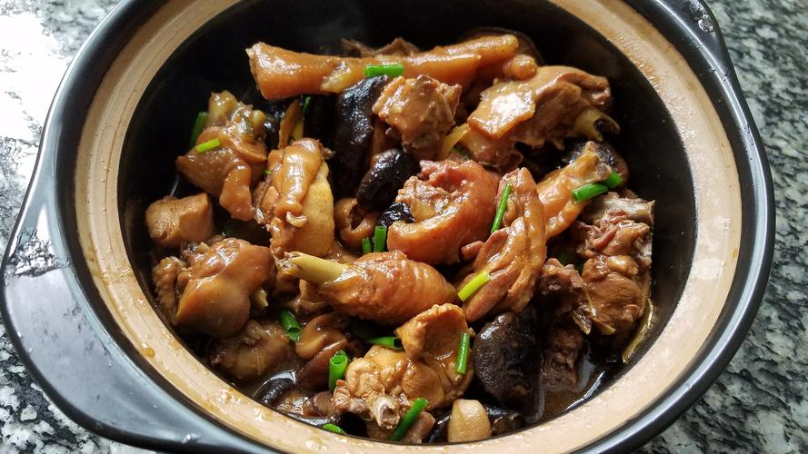 湘韵飘香，香菇炒鸡肉,一场舌尖上的视觉盛宴(新鲜香菇炒鸡肉湘菜图片) 湘韵飘香，香菇炒鸡肉,一场舌尖上的视觉盛宴(新鲜香菇炒鸡肉湘菜图片) 饮食拾萃