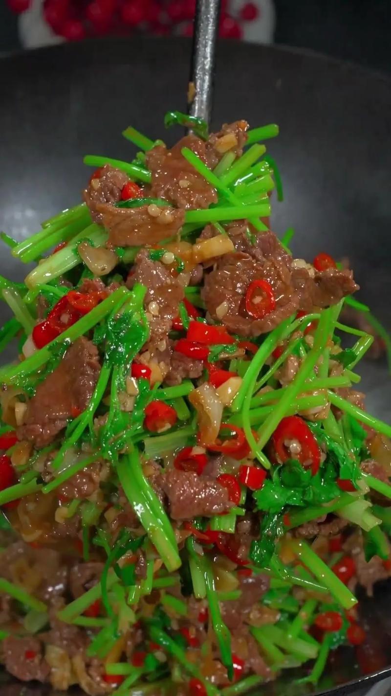 湘韵香菜牛肉,香气扑鼻的湖南家常菜(湘菜香菜牛肉的做法) 湘韵香菜牛肉,香气扑鼻的湖南家常菜(湘菜香菜牛肉的做法) 饮食拾萃