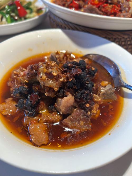 火辣湘菜馆,冬日里的温暖之选，舌尖上的家乡味(冬季火爆湘菜馆视频) 火辣湘菜馆,冬日里的温暖之选，舌尖上的家乡味(冬季火爆湘菜馆视频) 饮食拾萃
