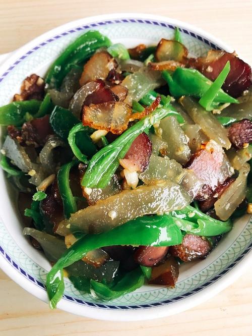 红薯粉丝炒肉湘菜,融合传统与创新的湘菜佳肴(红薯粉丝炒肉湘菜做法) 红薯粉丝炒肉湘菜,融合传统与创新的湘菜佳肴(红薯粉丝炒肉湘菜做法) 饮食拾萃
