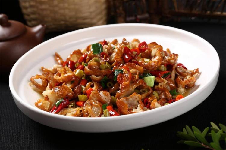腊猪大肠湘菜_传统美食的现代演绎(腊猪大肠湘菜做法大全) 腊猪大肠湘菜_传统美食的现代演绎(腊猪大肠湘菜做法大全) 饮食拾萃