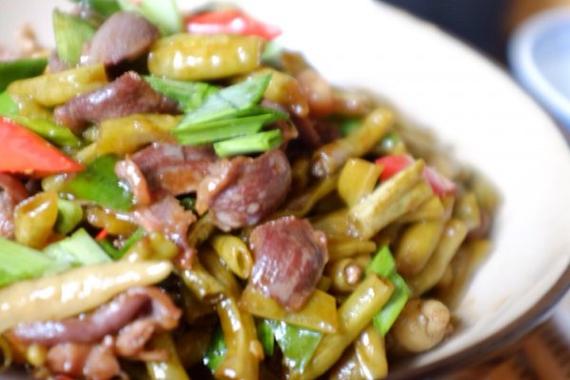 酸豆角炒鸭肉,湘菜经典之作，酸辣鲜香，回味无穷(酸豆角炒鸭肉湘菜) 酸豆角炒鸭肉,湘菜经典之作，酸辣鲜香，回味无穷(酸豆角炒鸭肉湘菜) 饮食拾萃