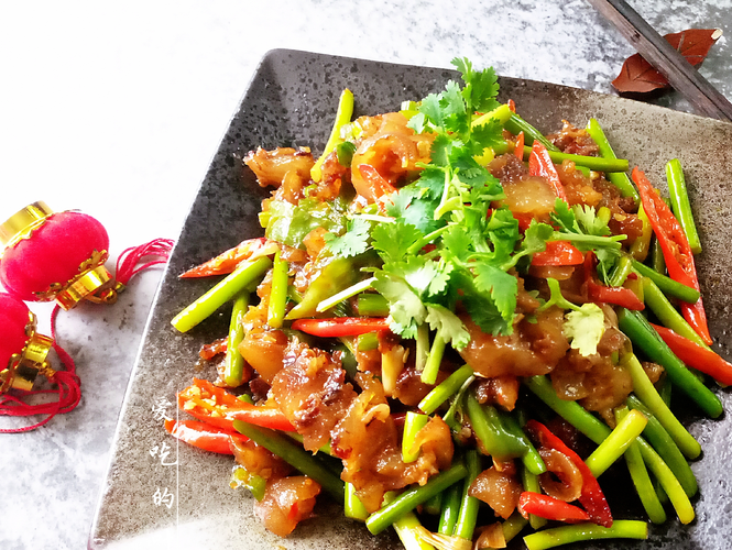 鲜椒牛蹄筋湘菜,融合辣与筋道的经典湘菜佳肴(鲜椒牛蹄筋湘菜做法) 鲜椒牛蹄筋湘菜,融合辣与筋道的经典湘菜佳肴(鲜椒牛蹄筋湘菜做法) 饮食拾萃