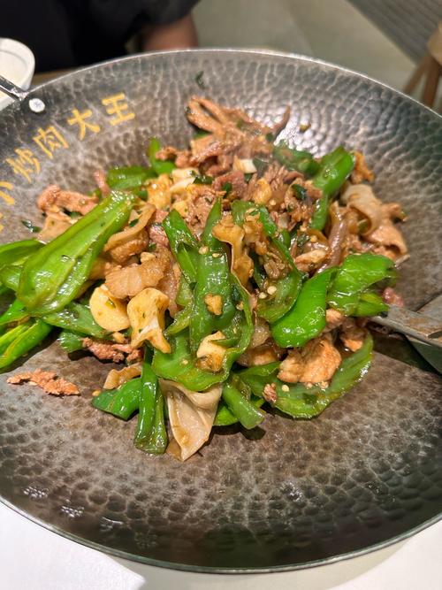 夫妻带娃吃湘菜，隐藏的危害你了解吗_夫妻带娃吃湘菜的危害视频 夫妻带娃吃湘菜，隐藏的危害你了解吗_夫妻带娃吃湘菜的危害视频 饮食拾萃