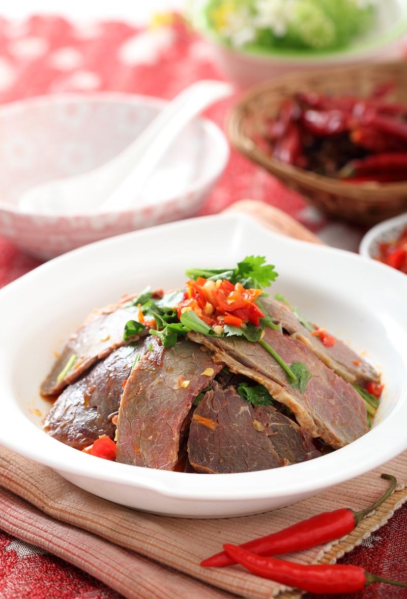 湘菜凉拌香菜牛肉,香气扑鼻，清爽开胃的夏日佳肴_湘菜凉拌香菜牛肉做法大全 湘菜凉拌香菜牛肉,香气扑鼻，清爽开胃的夏日佳肴_湘菜凉拌香菜牛肉做法大全 饮食拾萃