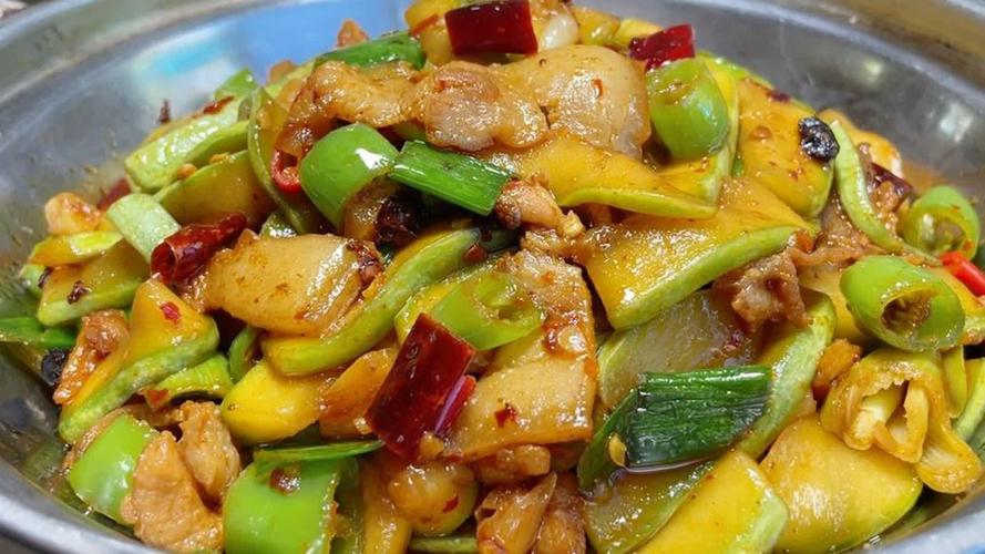 湘菜干锅西葫芦,香辣可口，营养丰富，家常美食的完美诠释_湘菜干锅西葫芦的做法 湘菜干锅西葫芦,香辣可口，营养丰富，家常美食的完美诠释_湘菜干锅西葫芦的做法 饮食拾萃
