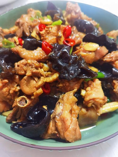 湘菜木耳炒鸡,家常风味，营养滋补_湘菜木耳炒鸡家常做法视频 湘菜木耳炒鸡,家常风味，营养滋补_湘菜木耳炒鸡家常做法视频 饮食拾萃