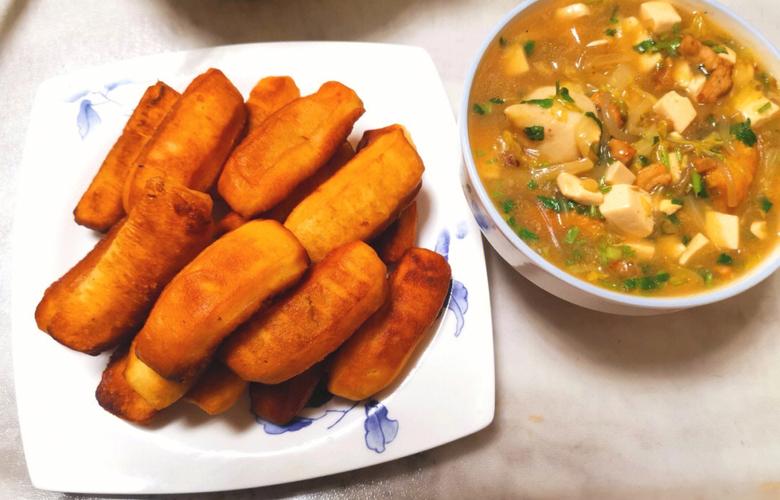 湘菜油条汤,家常风味，营养滋补的湖南特色美食_湘菜油条汤家常做法大全 湘菜油条汤,家常风味，营养滋补的湖南特色美食_湘菜油条汤家常做法大全 饮食拾萃