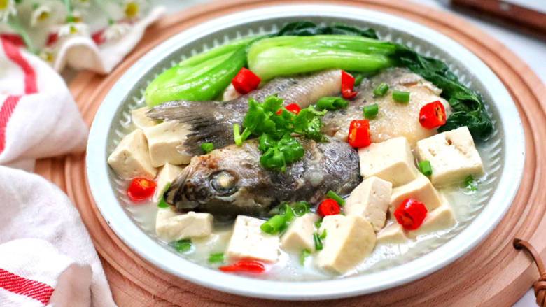 湘菜清炖鲈鱼豆腐汤,味蕾上的湖南风情，养生佳肴的典范_湘菜清炖鲈鱼豆腐汤图片 湘菜清炖鲈鱼豆腐汤,味蕾上的湖南风情，养生佳肴的典范_湘菜清炖鲈鱼豆腐汤图片 饮食拾萃