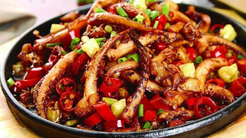 湘菜经典_排骨烧干鱿鱼,口感鲜美，回味无穷_排骨烧干鱿鱼湘菜做法大全 湘菜经典_排骨烧干鱿鱼,口感鲜美，回味无穷_排骨烧干鱿鱼湘菜做法大全 饮食拾萃