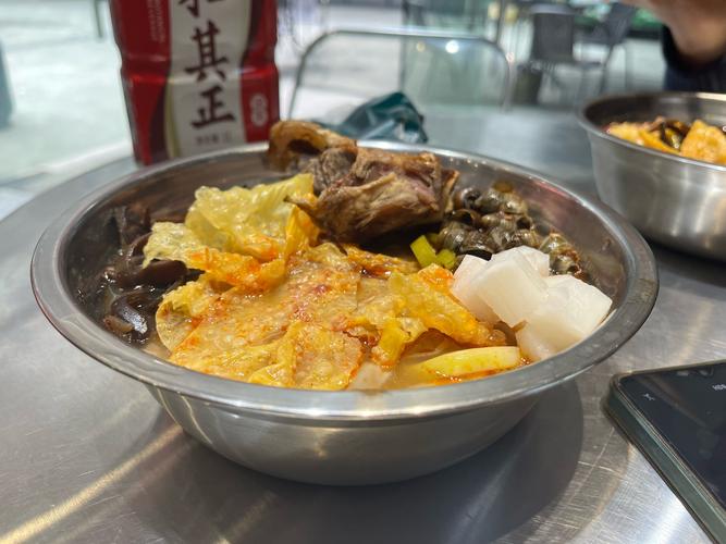 湘菜经典_螺蛳炒棒骨的独特风味与制作方法_湘菜螺蛳炒棒骨怎么做 湘菜经典_螺蛳炒棒骨的独特风味与制作方法_湘菜螺蛳炒棒骨怎么做 饮食拾萃