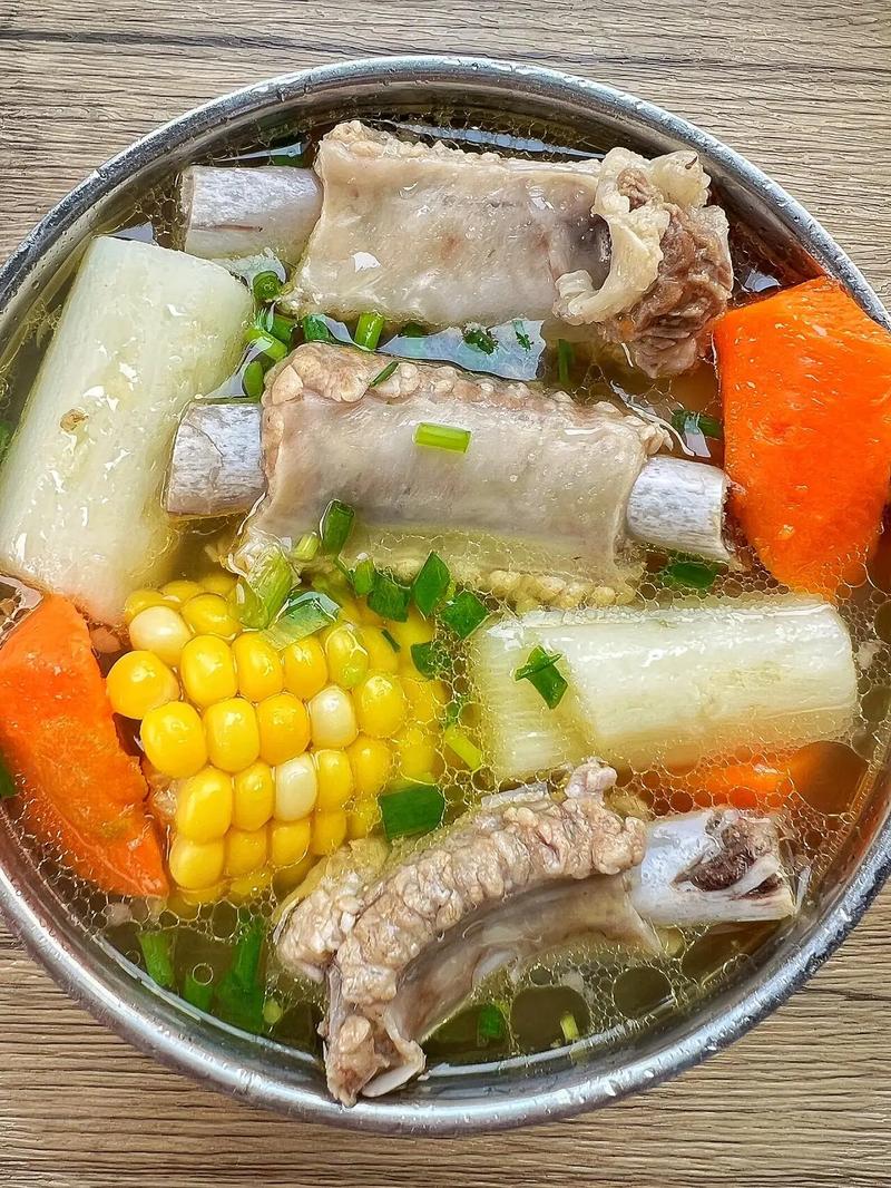 湘菜经典之作_玉米排骨汤，鲜香浓郁，滋补养生_玉米排骨汤做法湘菜视频 湘菜经典之作_玉米排骨汤，鲜香浓郁，滋补养生_玉米排骨汤做法湘菜视频 饮食拾萃