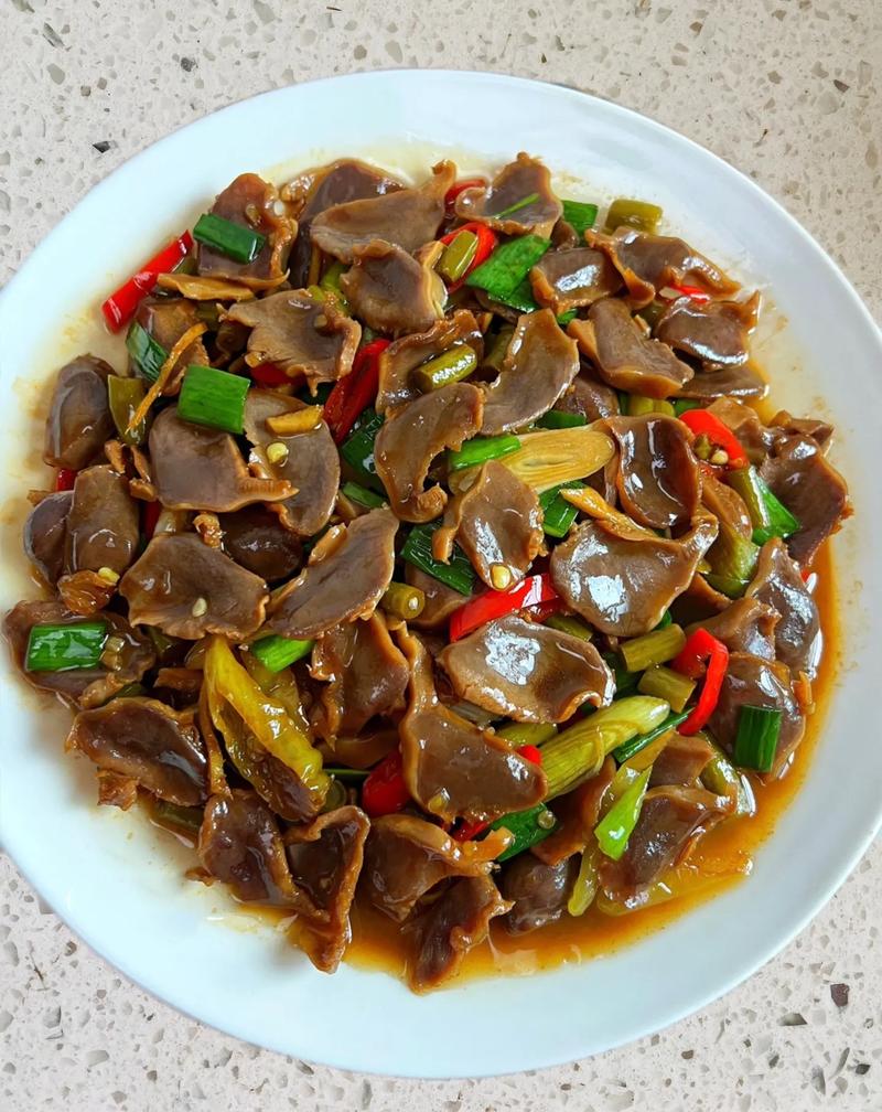 湘菜酸辣鸡胗,家常风味，酸辣可口，唤醒味蕾的湖南家常佳肴_湘菜酸辣鸡胗家常做法大全 湘菜酸辣鸡胗,家常风味，酸辣可口，唤醒味蕾的湖南家常佳肴_湘菜酸辣鸡胗家常做法大全 饮食拾萃