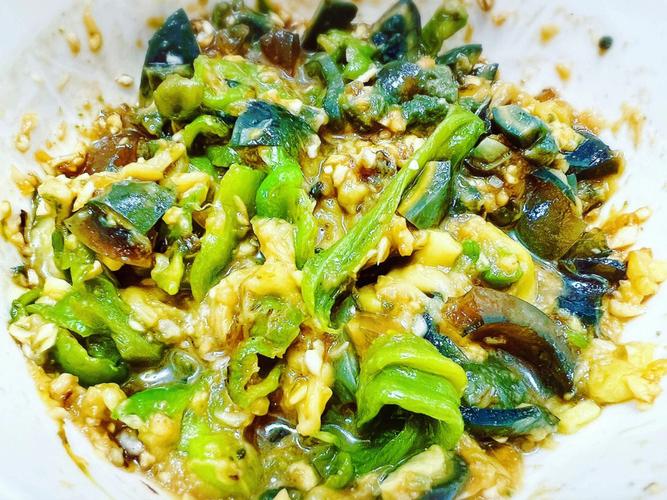 湘菜青椒炒松花蛋,传统与创新交融的美味佳肴_湘菜青椒炒松花蛋 湘菜青椒炒松花蛋,传统与创新交融的美味佳肴_湘菜青椒炒松花蛋 饮食拾萃