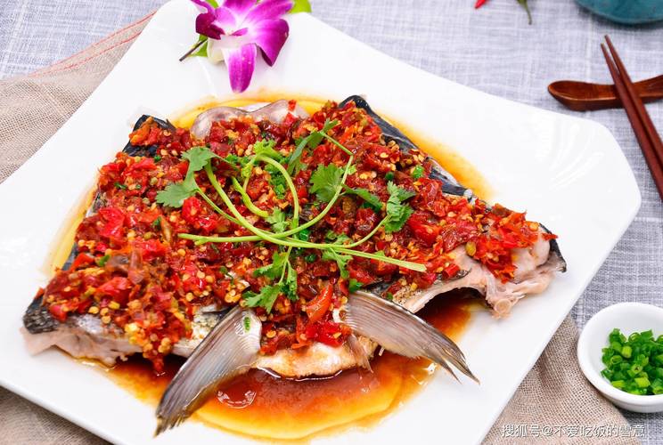 湘韵浓香，剁椒鱼头,探寻湖南美食的灵魂之味_湘菜的代表剁椒鱼头图片 湘韵浓香，剁椒鱼头,探寻湖南美食的灵魂之味_湘菜的代表剁椒鱼头图片 饮食拾萃