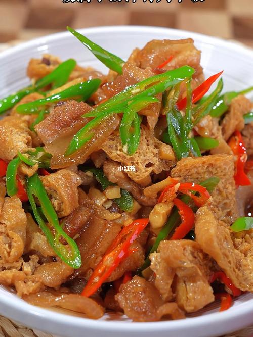 湘味五花肉油豆腐,传统湘菜的经典之作，介绍家常美食新境界_五花肉油豆腐做法湘菜视频 湘味五花肉油豆腐,传统湘菜的经典之作，介绍家常美食新境界_五花肉油豆腐做法湘菜视频 饮食拾萃