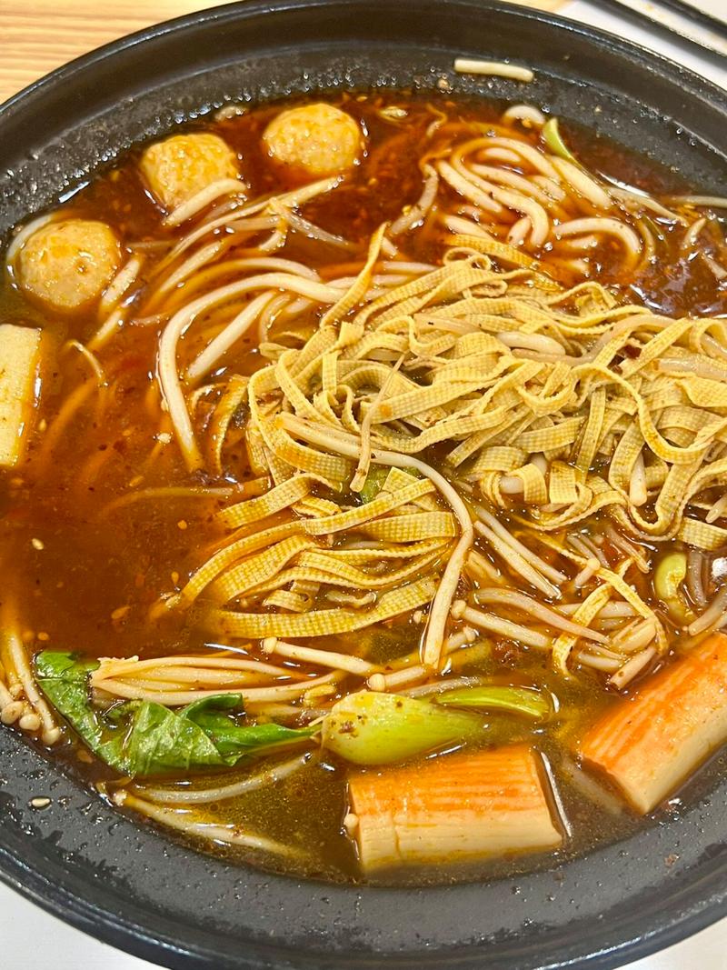 湘味飘香，砂锅细米线的独特魅力_湘菜馆砂锅细米线的做法 湘味飘香，砂锅细米线的独特魅力_湘菜馆砂锅细米线的做法 饮食拾萃