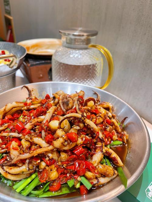 湘菜经典之作_香辣鱿鱼的制作技艺探析_香辣鱿鱼的湘菜怎么做 湘菜经典之作_香辣鱿鱼的制作技艺探析_香辣鱿鱼的湘菜怎么做 饮食拾萃
