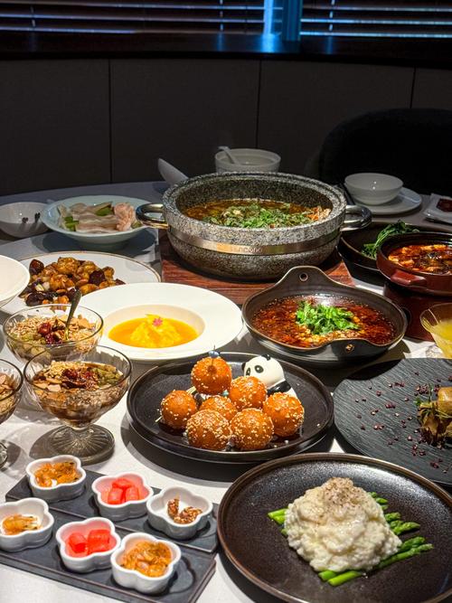 湘菜黑百叶,匠心独运，味蕾上的黑金盛宴_湘菜黑百叶做法大全图片 湘菜黑百叶,匠心独运，味蕾上的黑金盛宴_湘菜黑百叶做法大全图片 饮食拾萃