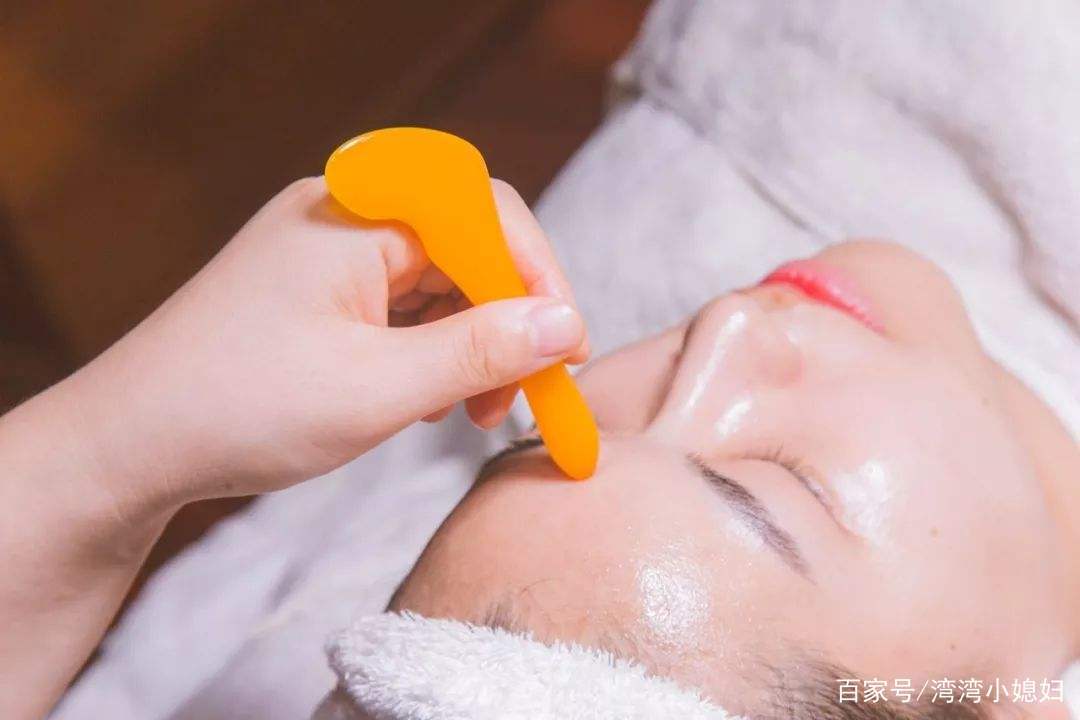 详细介绍美容做脸仪器教程视频，让你的肌肤焕发青春光彩_美容做脸仪器教程视频 详细介绍美容做脸仪器教程视频，让你的肌肤焕发青春光彩_美容做脸仪器教程视频 美容塑身