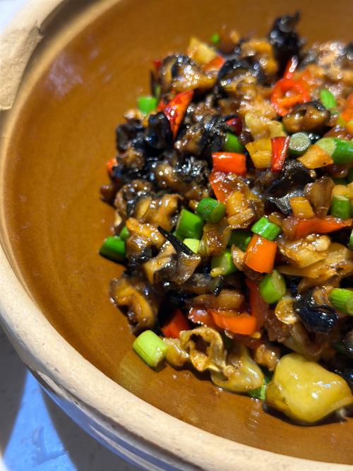 小黑黑湘菜,舌尖上的传统与创新_小黑黑湘菜 小黑黑湘菜,舌尖上的传统与创新_小黑黑湘菜 饮食拾萃